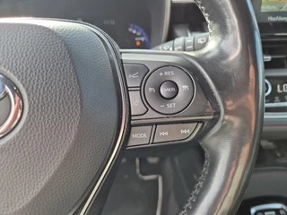 Toyota Corolla 2.0 Hybrid Executive / 15