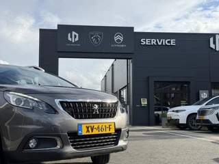 Peugeot 2008 Blue Lion 1.2 PureTech 130PK Navigatie, Parkeersensoren, Trekhaak, Panoramadak, Apple Carplay, Android Auto / 4