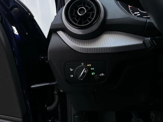 Audi Q2 30 TFSI Advanced Edition Panoramadak Stoelverwarming App-Connect DAB+ / 25