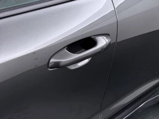 Kia Niro 1.6 GDi PHEV DynamicLine  - Apple Carplay/Android Auto - Adaptieve Cruise Control - Achtruitrijcamera - Naviigatie - Fabrieksgarantie t/m 2032 / 17
