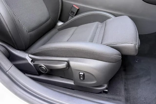 Opel Insignia Grand Sport 1.5 Turbo Business Executive | Climate Control | Camera achter | OPC Line pakket | AGR stoelen | Stoel- en stuurverwarming | Keyless Entry & Start | Navigatie / 15