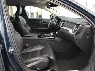 Volvo V60 2.0 T6 Recharge AWD 340PK Inscription | Memory | H&K Audio | Trekhaak / 36