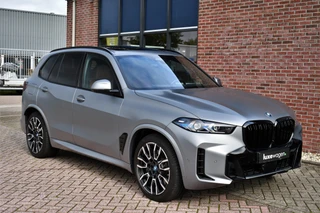 BMW X5 xDrive50e M-Sport  Frozen-grey Pano Trekh Massage ACC 360 HUD 4WS Soft-close H/K / 74