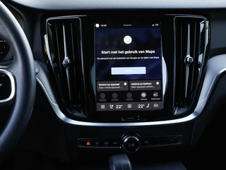 Volvo V60 T6 Plug-in Hybrid 350PK AWD Plus Dark / 14