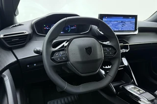 Peugeot 2008 1.2 Hybrid 145 Allure Navigation Pack l Vision Pack l DAB l LED l Bluetooth l Wireless Apple Carplay & Android Auto l 360 Camera l Adaptive Cruise Control l Climate Control l Lichtmetalen Velgen / 33