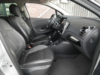 Renault Captur 0.9 TCe Xmod | Lederen bekleding | Stoelverwarming | Trekhaak | Keyless entry en start | Climate control | Navigatie | Extra getint glas | Regensensor / 9