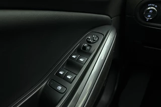 Opel Grandland X 1.2 Turbo Business Executive 130pk | Automaat | Navigatie | Camera | Climate Control | Stoel- Stuurverwarming | Cruise Control | AGR Stoelen / 19