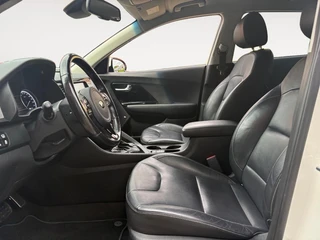 Kia Niro 1.6 GDi Hybrid ExecutiveLine | Trekhaak | Stoel verwarming en koeling | Lederen bekleding | Navigatie | Dodehoek detectie | Apple Carplay / Android Auto | Verbruik 1 op 20! / 14
