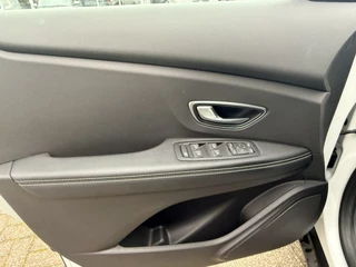 Renault Scénic 1.3 TCe Limited  | Keyless | Navi | Apple / Android | DAB + | PDC v+a | Cruise / 20