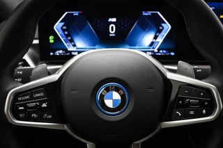 BMW 3 Series 330e M-Sport / 41