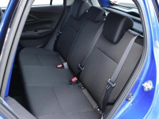 Suzuki Swift 1.2 Comfort Smart Hybrid / 7