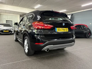 BMW X1 SDrive18i Executive/ NL auto/ Automaat/ Parkeersensoren / 4
