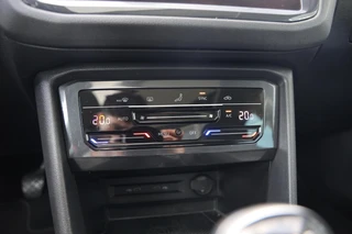 Volkswagen Tiguan 1.5 TSI Life Business|Panorama|ACC|Digital display| / 12