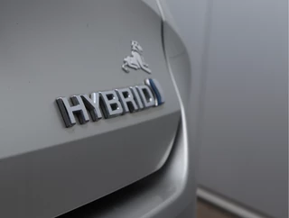Toyota Corolla Touring Sports 1.8 Hybrid Business  | Navigatie | Stoelverwarming / 13