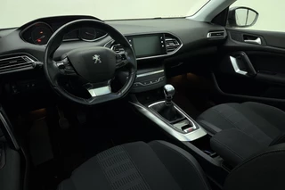 Peugeot 308 SW 1.2 PureTech Blue Lease Premium 130pk | Navigatie | Panoramadak | Climate Control | Trekhaak | Camera | Cruise Control | Parkeersensoren | Apple Carplay - Android Auto / 17