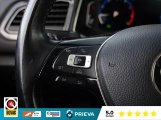 Volkswagen T-Roc 1.5 TSI Sport | Carplay | Virtual | 19 inch | DSG | Trekhaak | Camera / 21
