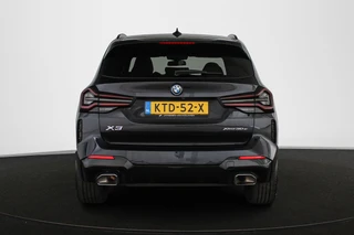 BMW X3 xDrive30e M Sport Panoramadak Stuur-Stoelverwarming HiFi Camera / 17