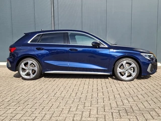 Audi A3 Sportback 30 TFSI S-line edition AUTOMAAT * Navigatie * Parkeersensoren * Audi Sound * / 2