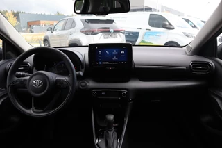Toyota Yaris HYBRID 115 FIRST EDITION STOEL/STUURVERW DRAADLOOS-LADEN APPLE/ANDROID KEYLESS CLIMA AD-CRUISE 16" LM-VELGEN / 15