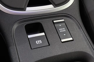 Jeep Avenger 1.2 e-Hybrid Summit Keyless Navigatie Elektrische Achterklep / 36