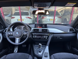 BMW 3 Serie Touring 318i Executive  | M-Sport Edition | LED | Alcantara | Cruise | Airco | Stoelverw. | / 22