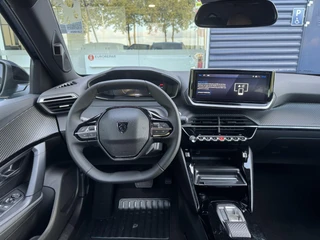 Peugeot 2008 Allure 1.2 Hybrid 145 e-DSC6 | Apple Carplay/Android Auto | Draadloze Telefoonoplader | Dodehoek Detectie | Adaptief Cruise Control | Lichtmetalen Velgen 17 Inch / 13