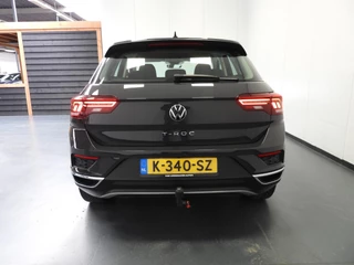 Volkswagen T-Roc 1.5 TSI Sport NAVI/CAMERA/VIRTUAL/LED/TREKH./17"LMV! / 33