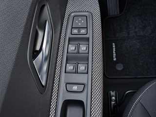 Dacia Sandero Stepway 1.0 TCe Comfort | 1e Eigenaar | Navigatie | Parkeersensoren | Cruise Control | Airco | Stuurbediening | Bluetooth / 17