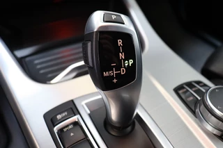 BMW X3 xDrive20i High Executive M Sport Pakket Automaat  / Navigatiesysteem Professional / Leder / Trekhaak / 18 Inch / Xenon / Stoelverwarming / Climate Control / Parkeersensoren voor+achter / Lichtpakket / Cruise Control / 21