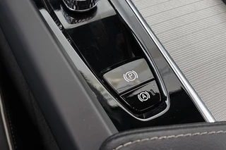 Volvo XC60 2.0 T8 Plug-in-hybrid AWD Polestar Engineered Bowers & Wilkins Panoramadak / 43