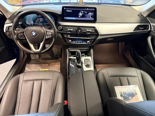BMW 5-serie Touring 530e Business Edition Plus / trekhaak / Leder / pdc / 360 camera/cruise Adaptive / 12