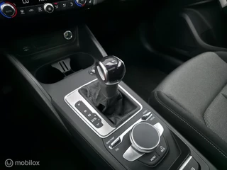 Audi Q2 35 TFSI S Edition / Pano / Navi / Camera / Virtual / 23