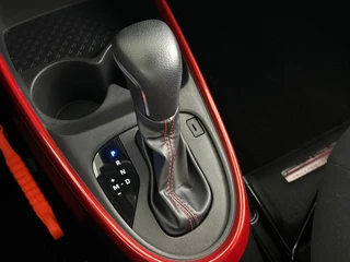 Toyota Aygo X 1.0 VVT-i S-CVT Pulse Plus Automaat | Keyless Entry | Parkeersensoren voor + achter | 17'' L.M. Velgen / 18