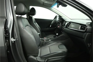 Kia Niro 1.6 GDi Hybrid DynamicLine  - Trekhaak - Apple Carplay/Android Auto - Achteruitrijcamera - Cruise Control - Virena Zekerheidspakket t.w.v. €895,- / 34
