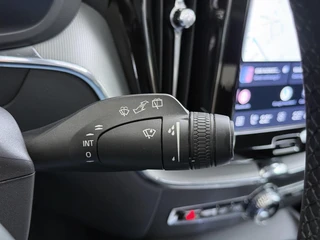 Volvo XC60 2.0 T6 Plug-in hybrid AWD Plus Dark / 32