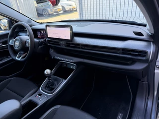 Jeep Avenger 100pk Altitude (Camera - Keyless Entry - Adaptieve Cruise Controle - Elektrische Klep - JBL - LED - 17"incl 4S - Automatische Airco - Navigatie) / 29