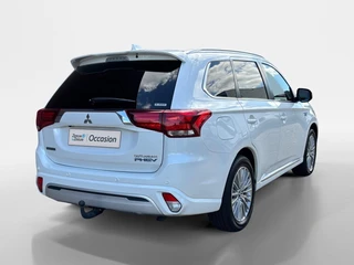 Mitsubishi Outlander 2.4 PHEV Instyle | Trekhaak | Leder | Schuif-kantel dak | Rondom camera | Elektrisch. Achterklep | Stoel en stuurverwarming | Set winterwielen | / 6