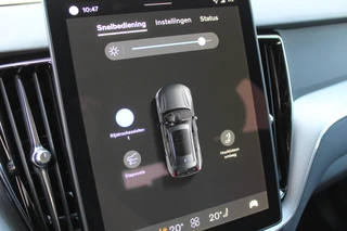 Volvo XC60 2.0 T6 PHEV AWD Plus Black Edition  | Panoramadak | Head-up | 360 Camera | H&K / 35