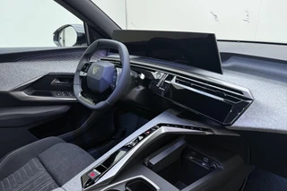 Peugeot e-3008 GT Long Range 230 97 kWh | DEMO | 8 jaar garantie | Panoramisch schuifdak | Stoelverwarming voor en achter | Alcantara bekleding | Navigatie | Camera / 17