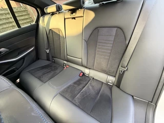 BMW 3 Serie 320E M-Sport Panodak 19 Inch Keyless / 57