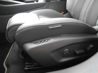Peugeot 308 1.2 Hybrid 145 e-DCS6 GT € 6000,- DEMOVOORDEEL! | AGR stoelen | Stoel en stuurverwarming | Camera rondom | Adaptieve cruise control | Panoramadak | Afneembare trekhaak | Full led | 18 inch lichtmetalen velgen / 11