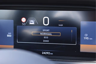 Jeep Avenger 1.2 Longitude Infotainment & Convenience pack | Keyless | DAB | Camera | Nav | Carplay | ADAS | Full LED | 4-Seasons / 61