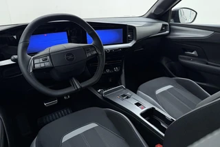 Opel Mokka Electric GS 54 kWh | Navigatie | Camera | Climate control | Stuurwielverwarming | Lichtmetalen velgen | Keyless | Cruise control adaptive / 18
