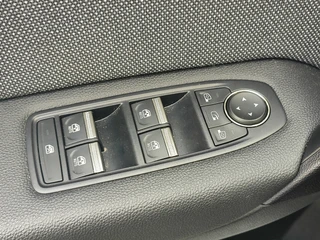 Renault Captur 1.3 mild hybrid 140 EDC techno  Rijklaar + fabrieksgarantie Henk Jongen Auto's in Helmond,  al 50 jaar service zoals 't hoort! / 16