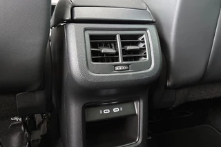 SEAT Ateca 1.5 TSI FR Business Intense Automaat Trekhaak Pano Leder Stoelverwarming / 36