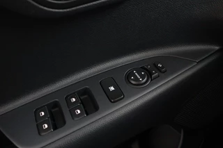 Kia Stonic 1.0 T-GDi MHEV DynamicPlusLine  - Apple Carplay/Android Auto - Cruise Control - Climate Control - Navigatie - Stuur/Stoel Verwarming - Fabrieksgarantie tot 01-2032 / 19