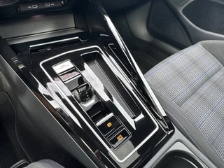 Volkswagen Golf 1.5 eHybrid GTE / 5JR Garantie / Pano / Trekhaak / 360 / HUD / DCC / Matrix / 34
