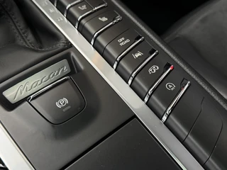 Porsche Macan 3.0 GTS / 26