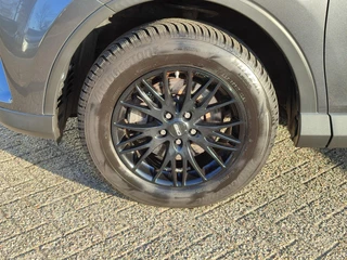 Toyota RAV4 2.5 HYBRID BLACK EDITION / 32