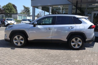Toyota RAV4 2.5 HYBRID EXECUTIVE JBL NAVI APPLE/ANDROID EL-STOEL MET GEHEUGEN DODEHOEK DETECTIE EL.A.KLEP LED DAB 360* / 19
